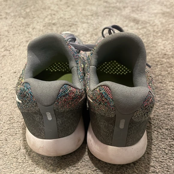 Nike Gym Shoes - Picture 3 of 4